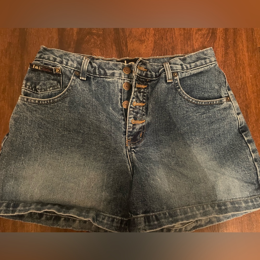 L.E.I Jeans Y2K Jean Shorts \ Junior Size 11 | Fits like a women’s 4